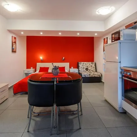 Apartments Marijana شقة