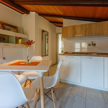Apartments Marijana شقة