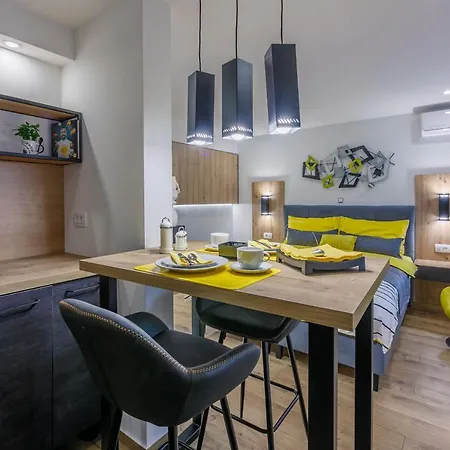 Apartments Marijana شقة